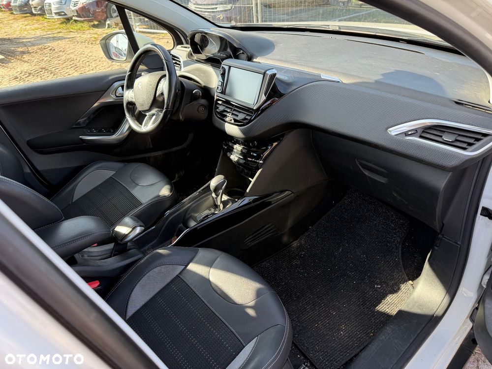Peugeot 2008 1.2 Pure Tech Allure S&S EAT6 - 9