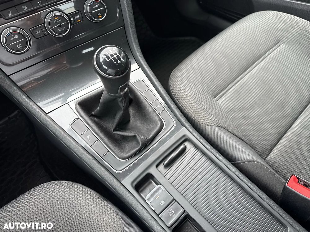 Volkswagen Golf 1.0 TSI Comfortline - 24