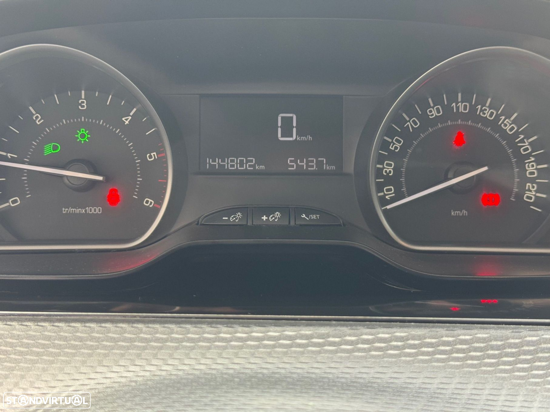Peugeot 2008 1.6 BlueHDi Style - 15