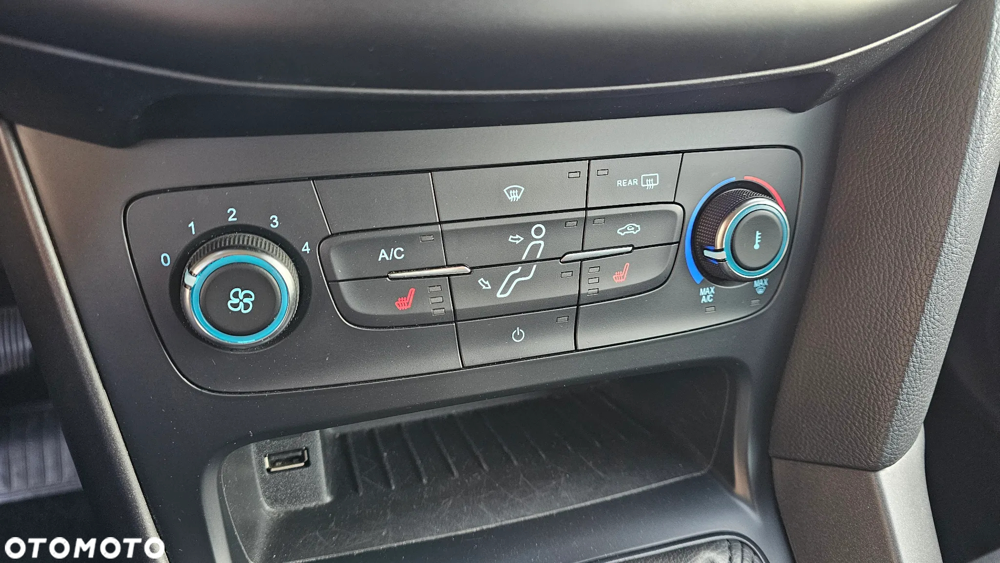 Ford Focus 1.5 EcoBoost Active Business - 11