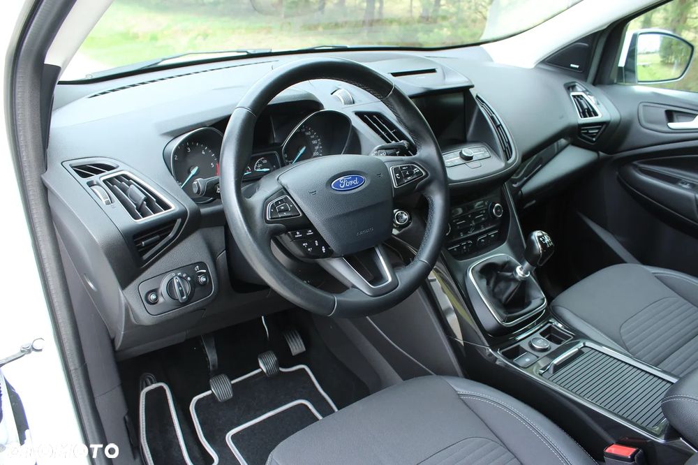 Ford Kuga - 24