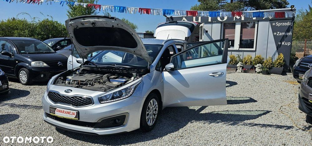 Kia Ceed - 11