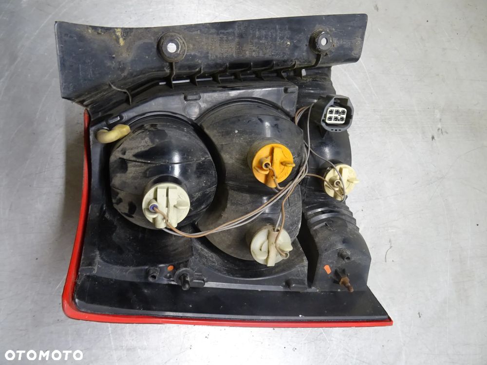 LAND ROVER FREELANDER II 06-11 2.2D LAMPA PRAWY TYŁ TYLNA - 2