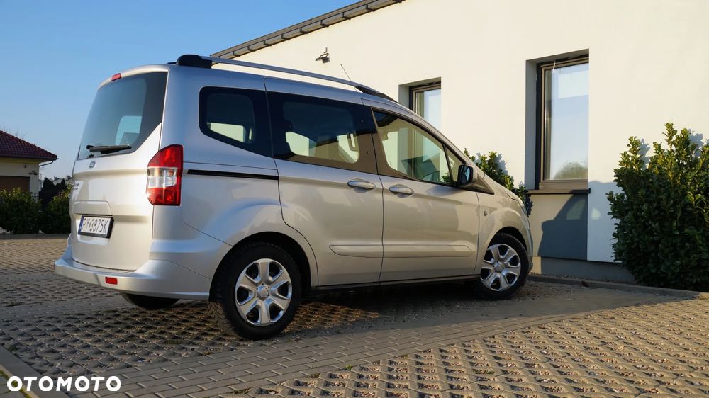 Ford Tourneo Courier 1.0 EcoBoost Trend - 14