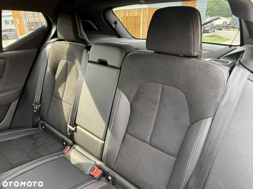 Volvo XC 40 B4 B AWD DKG RDesign - 21