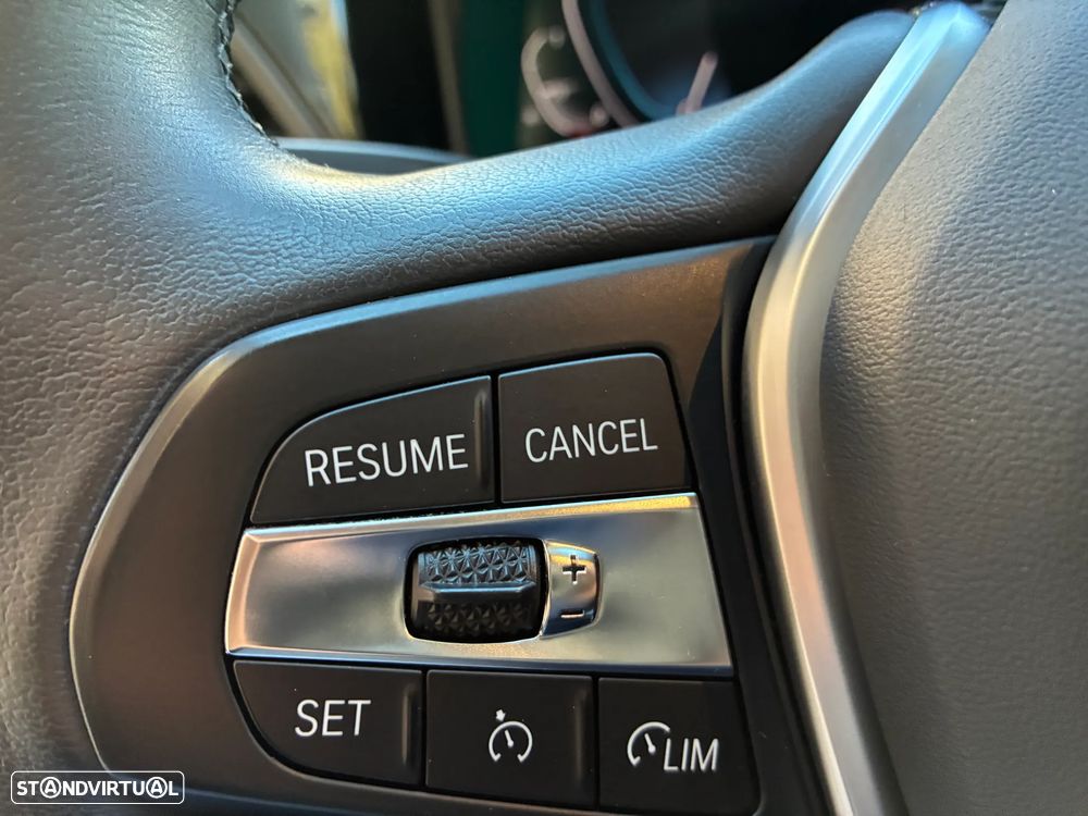 BMW 320 e Touring Corporate Edition Auto - 35