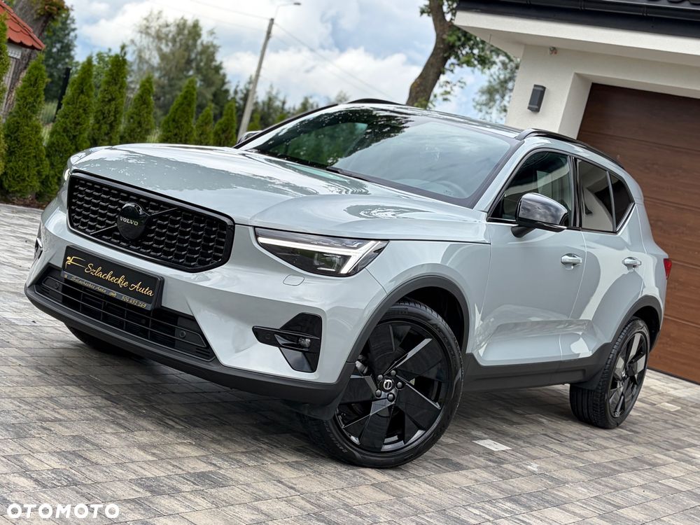 Volvo XC 40 B3 B DKG Ultra Black Edition - 3