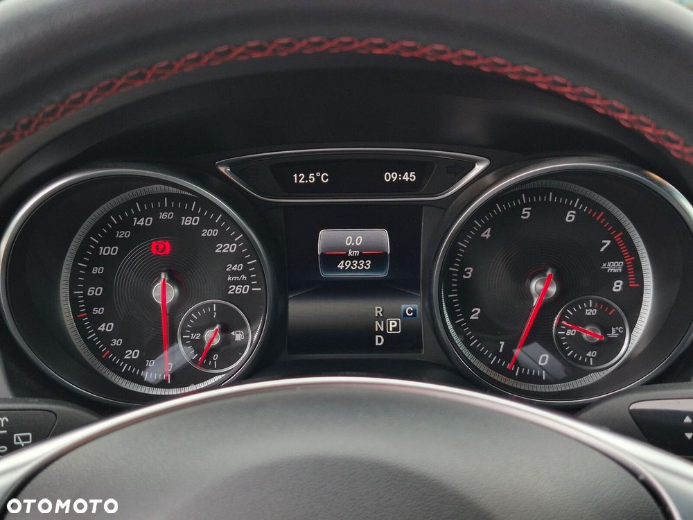 Mercedes-Benz GLA - 41
