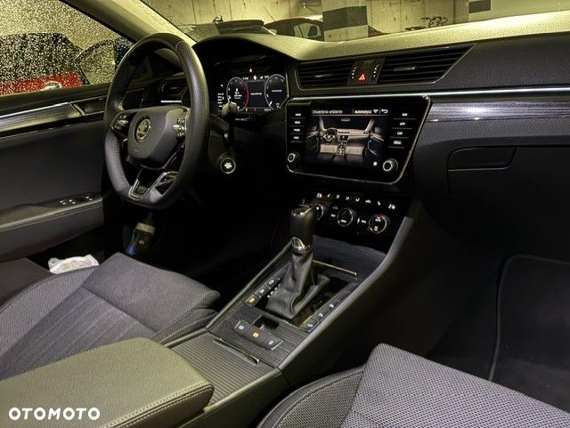 Skoda Superb 2.0 TDI SCR Ambition DSG - 24