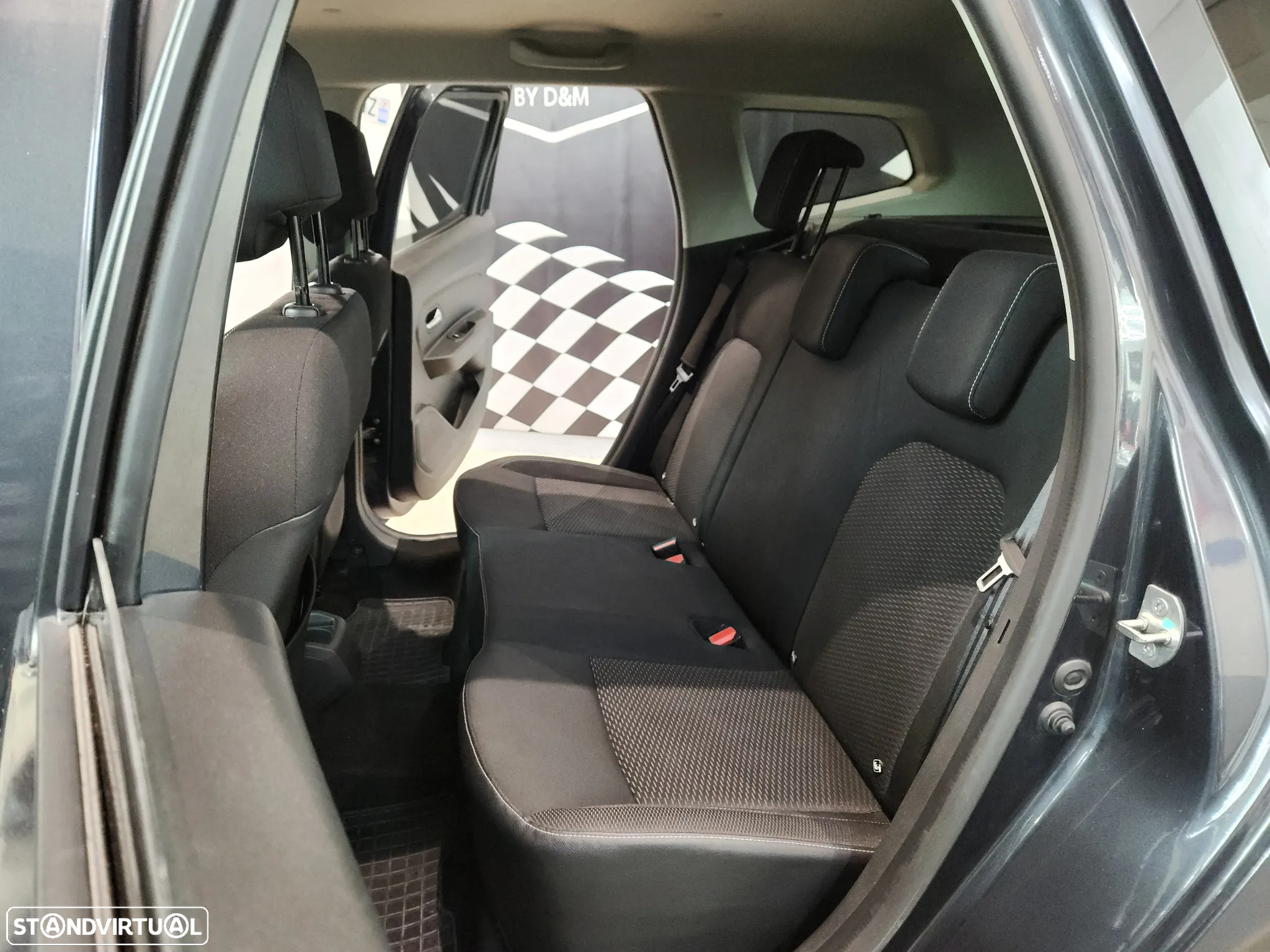 Dacia Duster 1.5 dCi Comfort - 7