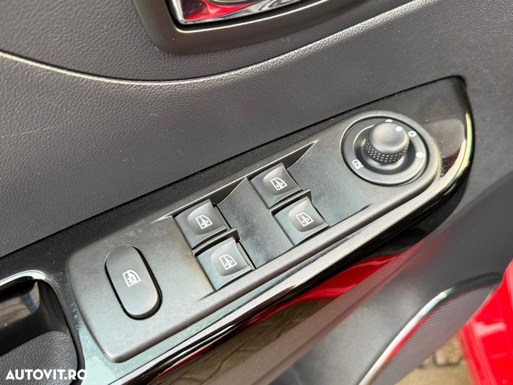 Renault Captur ENERGY TCe EDC Intens - 24