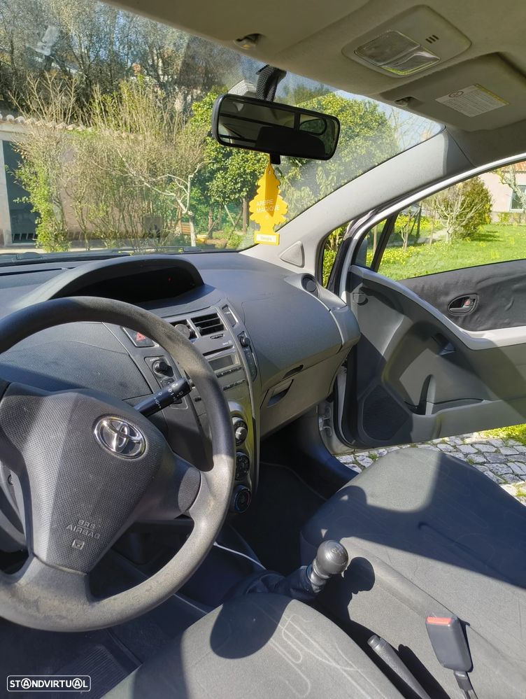 Toyota Yaris 1.4 D-4D - 14