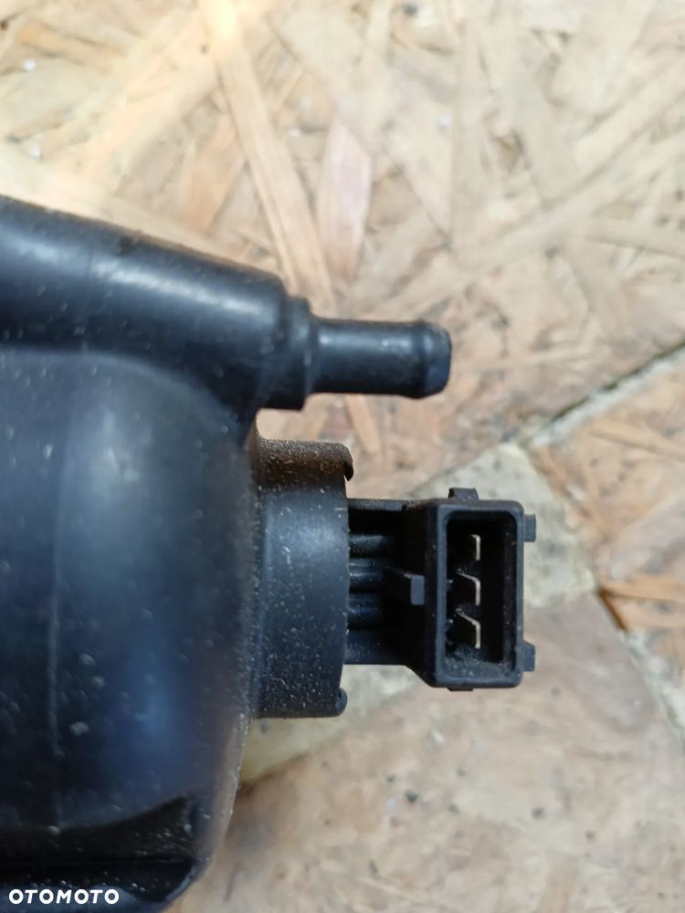 OBUDOWA FILTRA PALIWA PEUGEOT BOXER CITROEN JUMPER 2.2  EURO 4 (3SZT) - 3