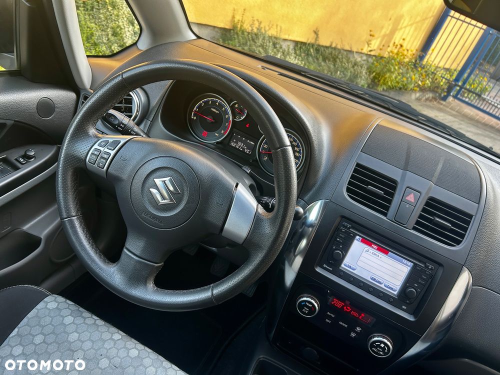 Suzuki SX4 Classic 1.6 VVT 4x2 Comfort - 18