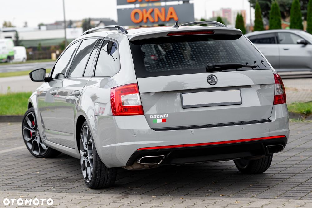 Skoda Octavia Combi 2.0 TSI (Green tec) DSG RS - 11
