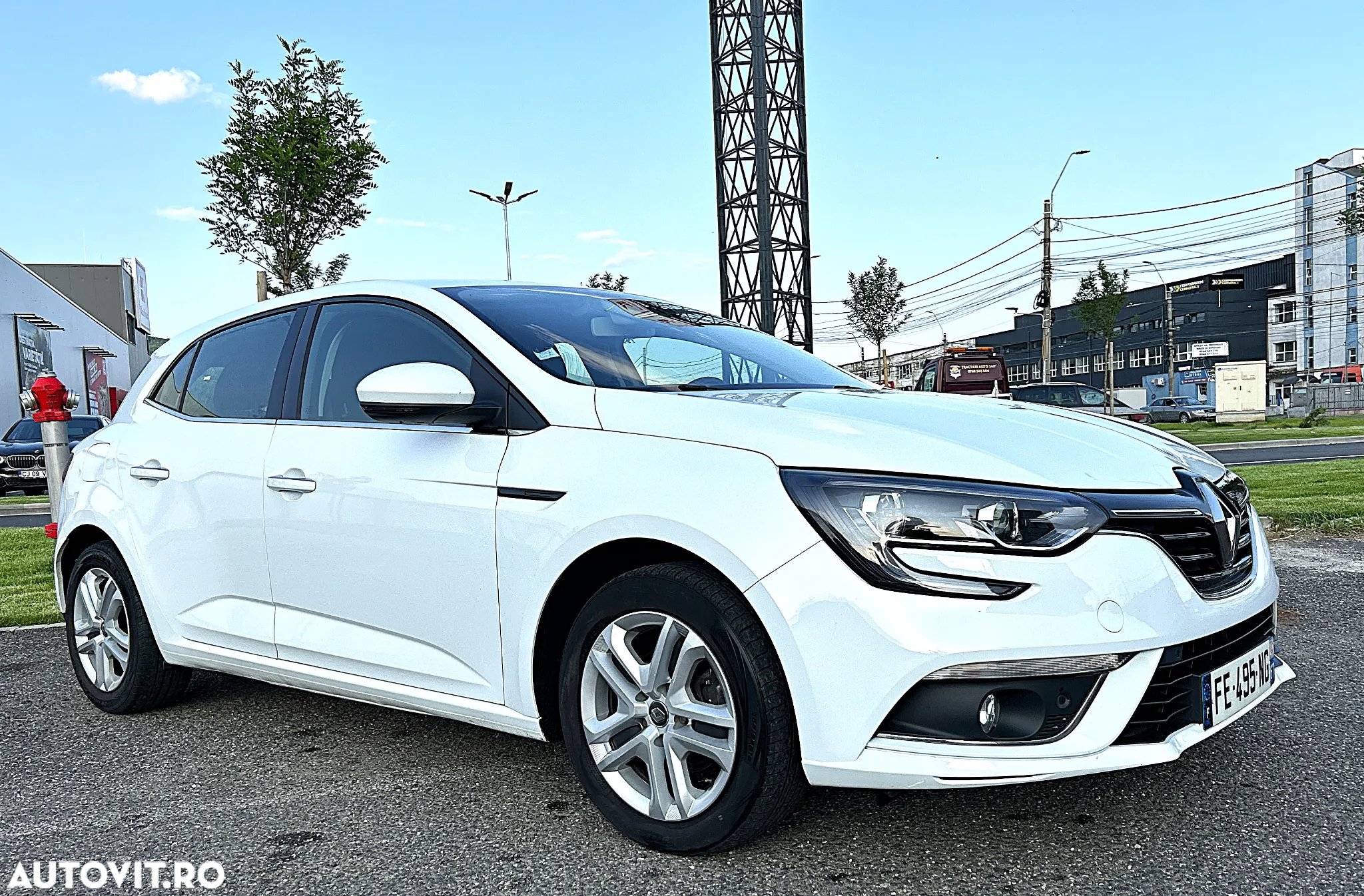 Renault Megane TCe 115 GPF ZEN - 14