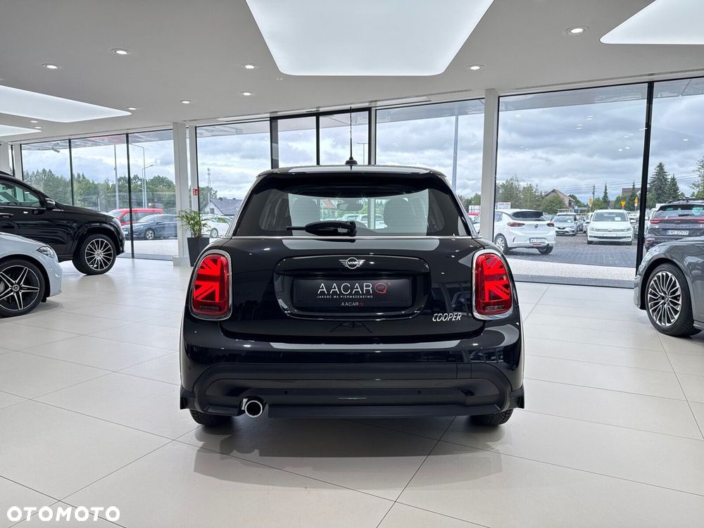 MINI Cooper Standard - 4