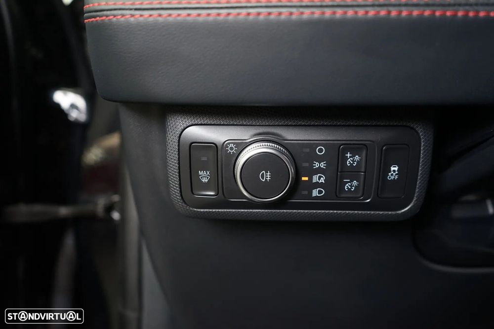 Ford Mustang Mach-E - 30