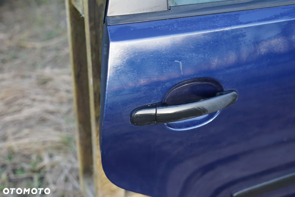 Drzwi tył tylne prawe VW Polo IV 9N 5d LB5N - 2