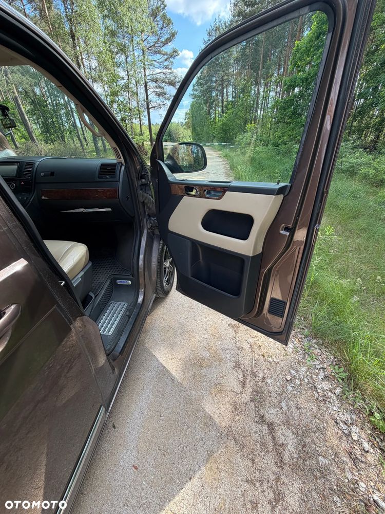 Volkswagen Multivan - 17