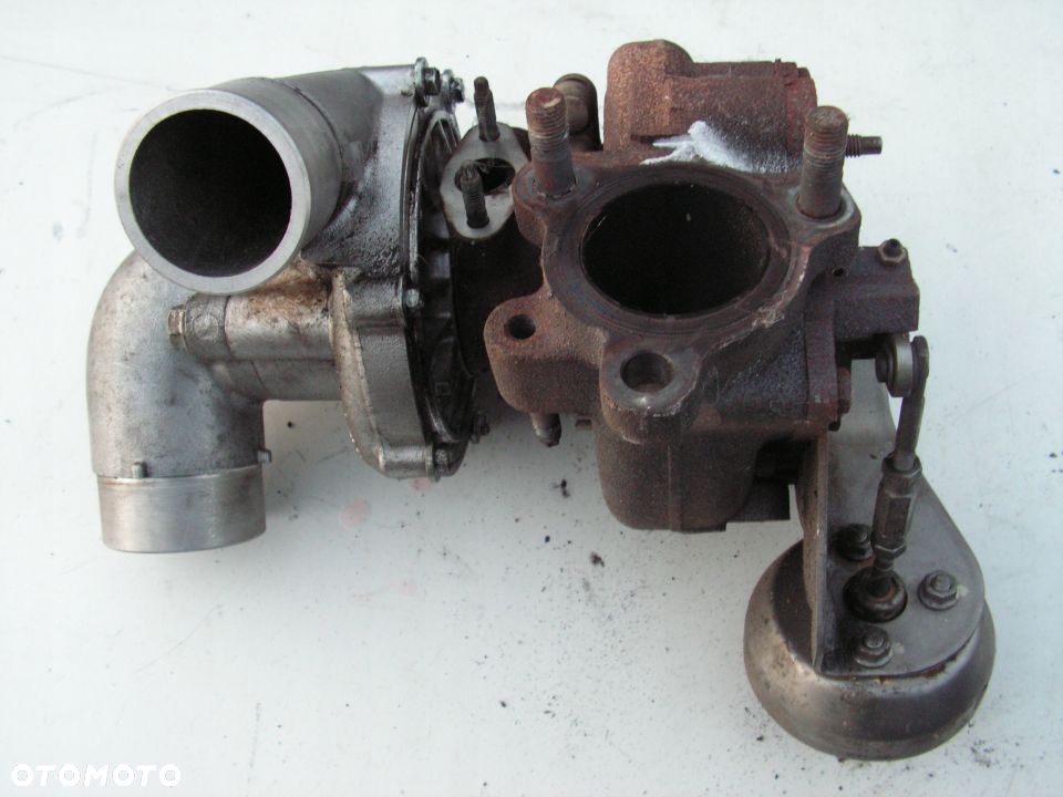 AVENSIS T25 2,2 D-CAT 177 KONI TURBINA SPRAWNA - 1