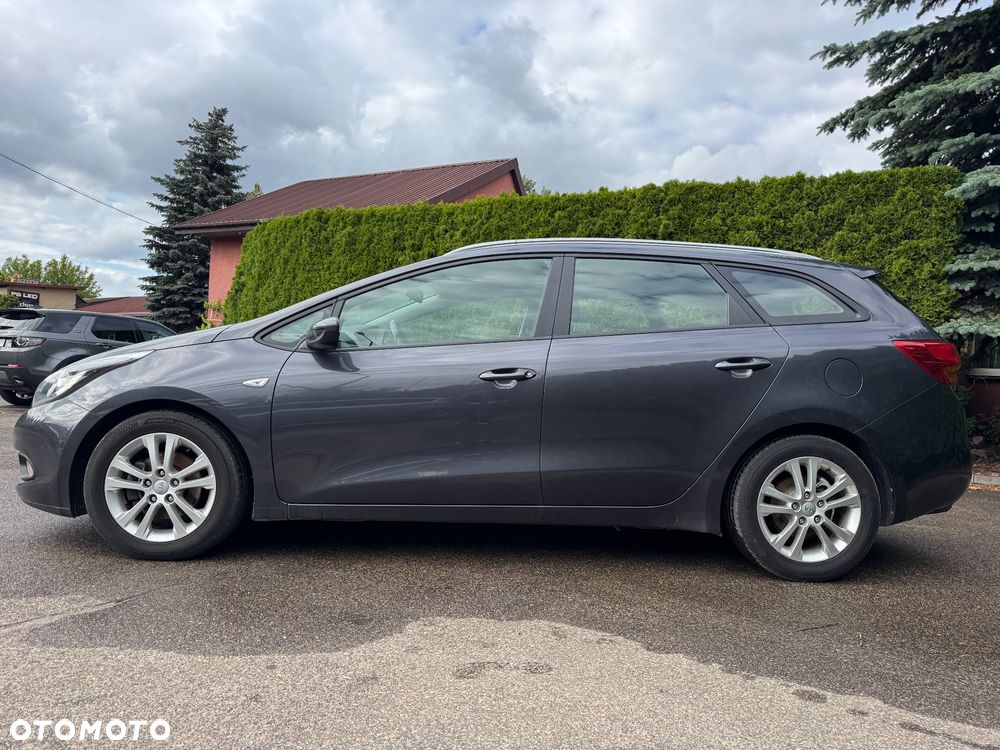 Kia Ceed 1.6 CRDi 128 ISG Fifa World Cup Edition - 28
