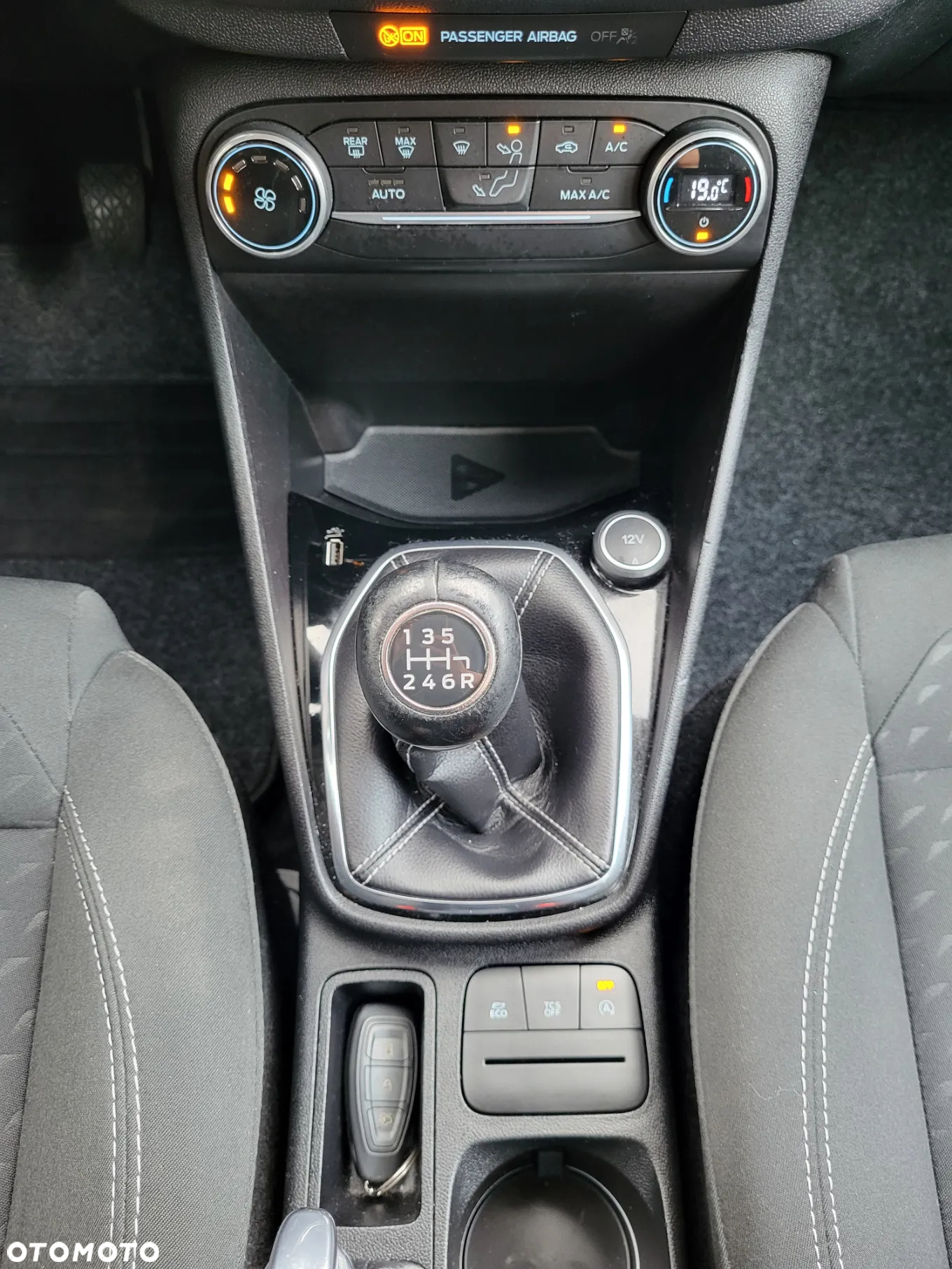Ford Fiesta 1.5 TDCi S&S TITANIUM - 37
