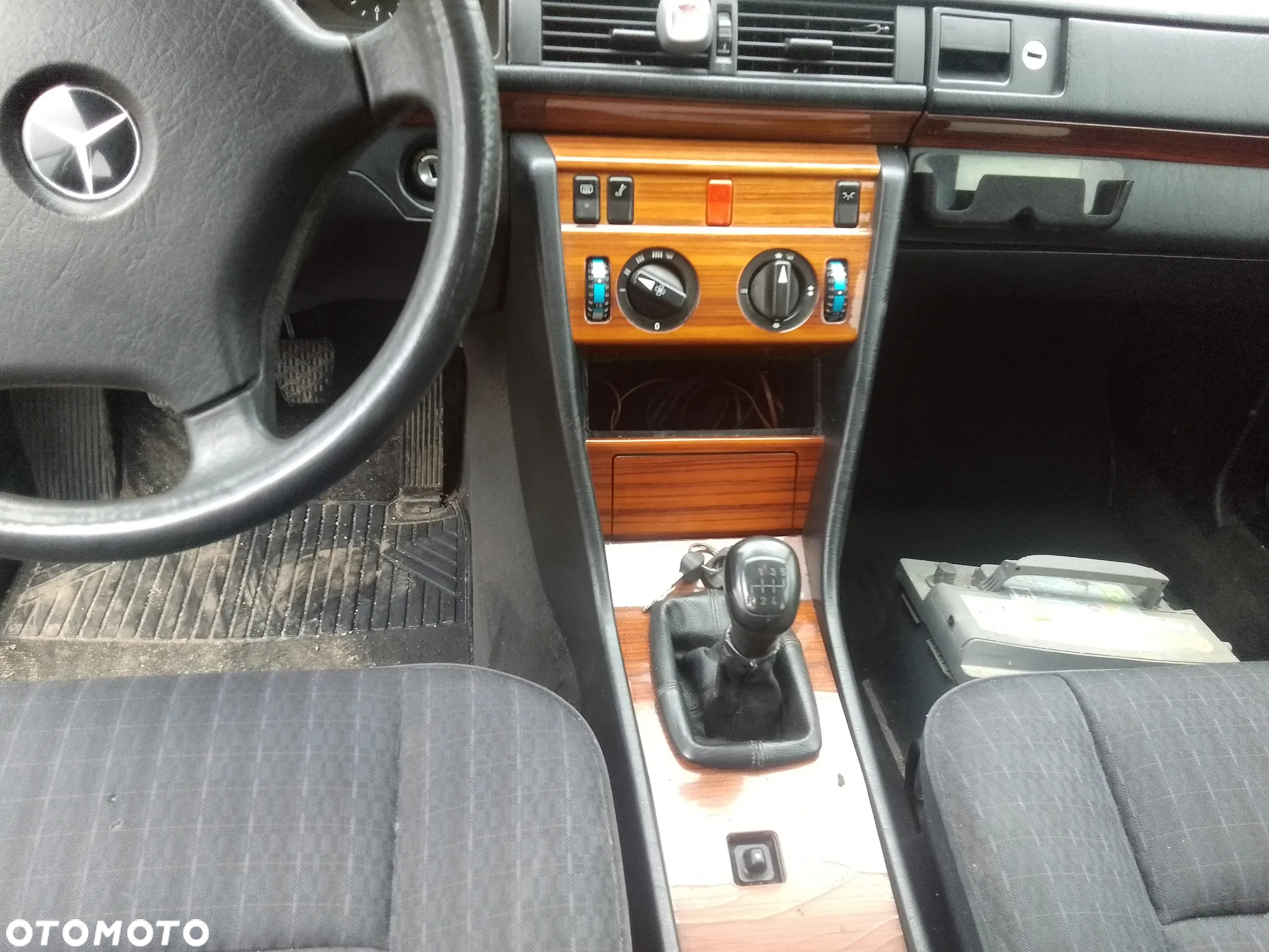 Mercedes-Benz W124 (1984-1993) - 17