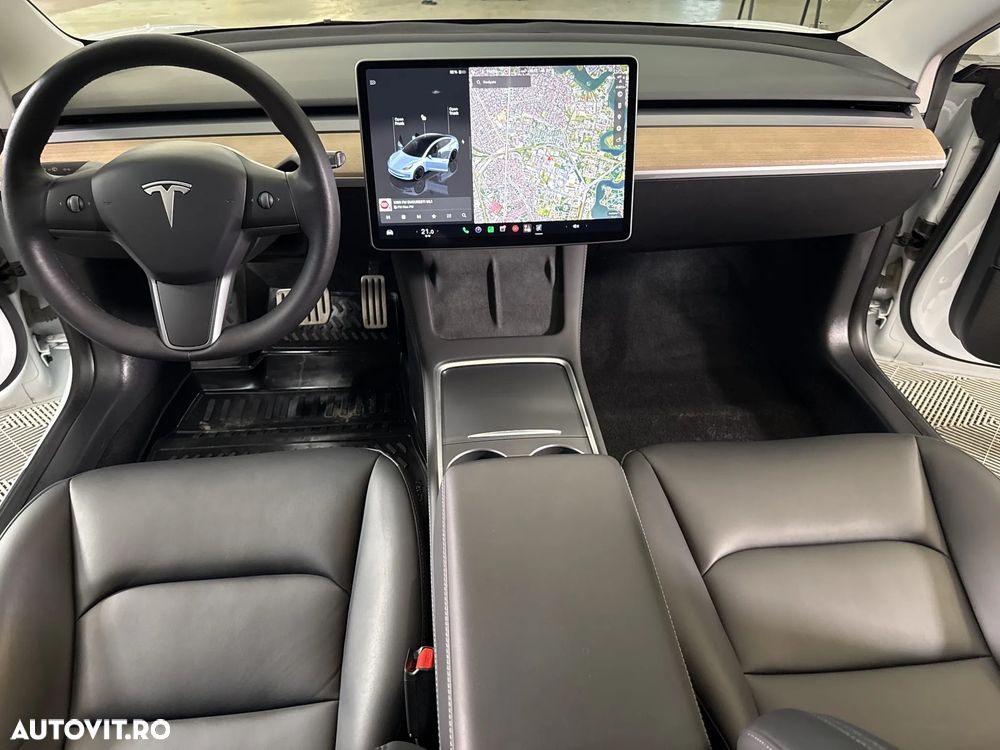 Tesla Model 3 Performance - 10