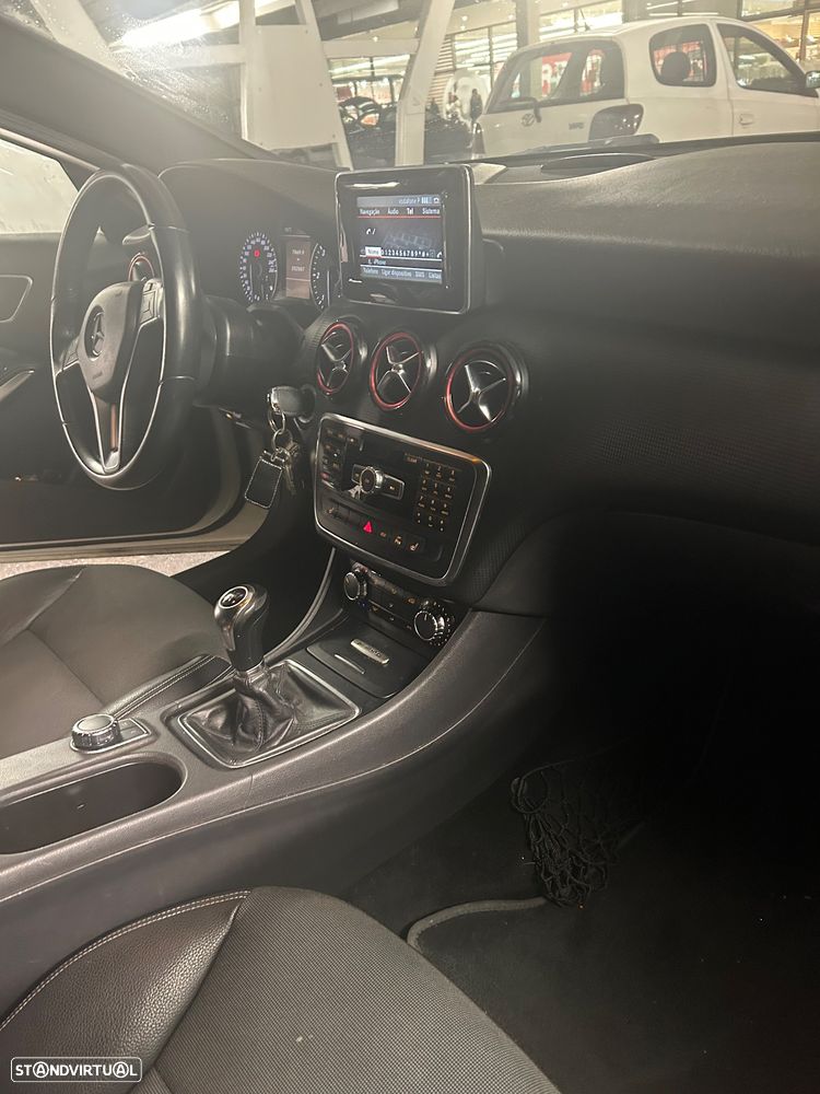 Mercedes-Benz A 180 CDI (BlueEFFICIENCY) - 13