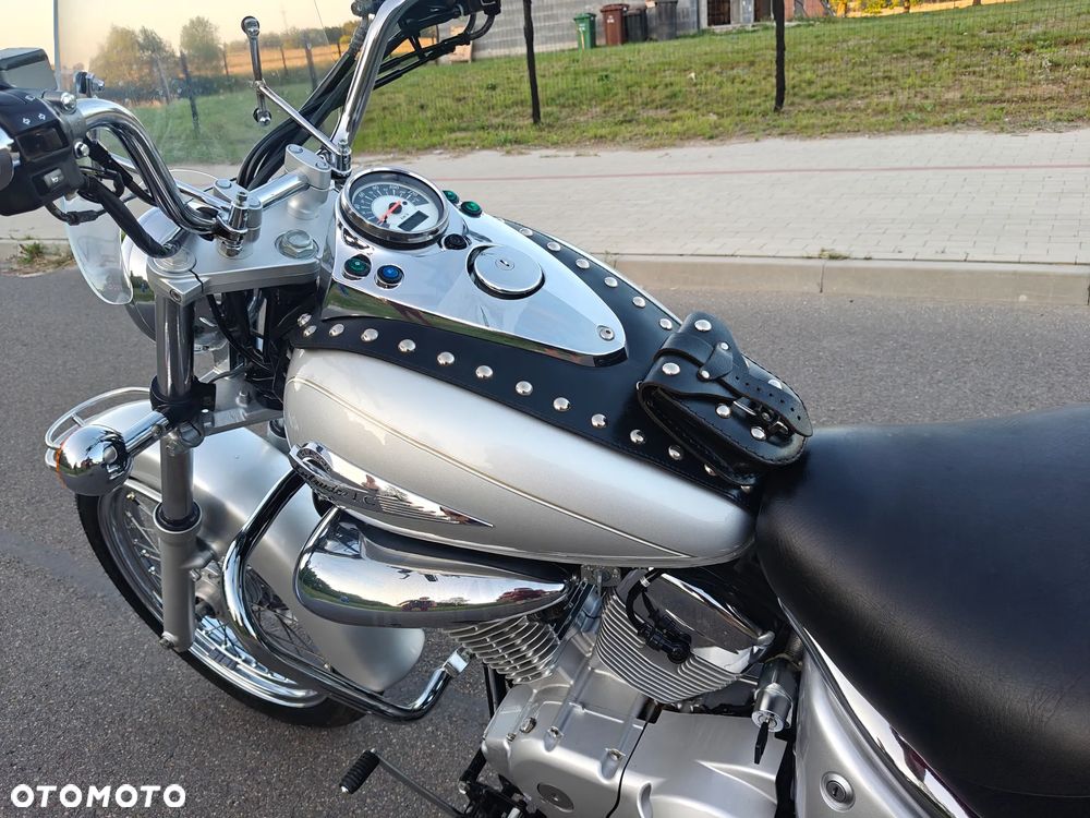 Suzuki Intruder - 23