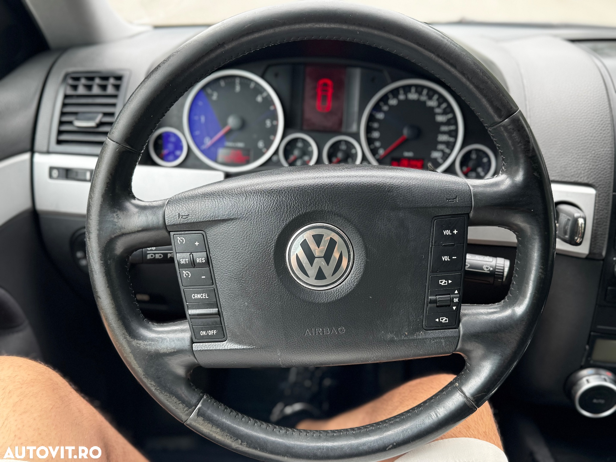 Volkswagen Touareg - 13
