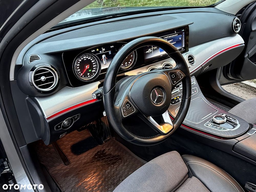 Mercedes-Benz Klasa E 200 9G-TRONIC Avantgarde - 13