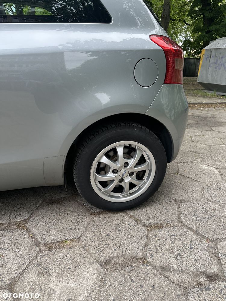 Toyota Yaris 1.3 Sol - 9