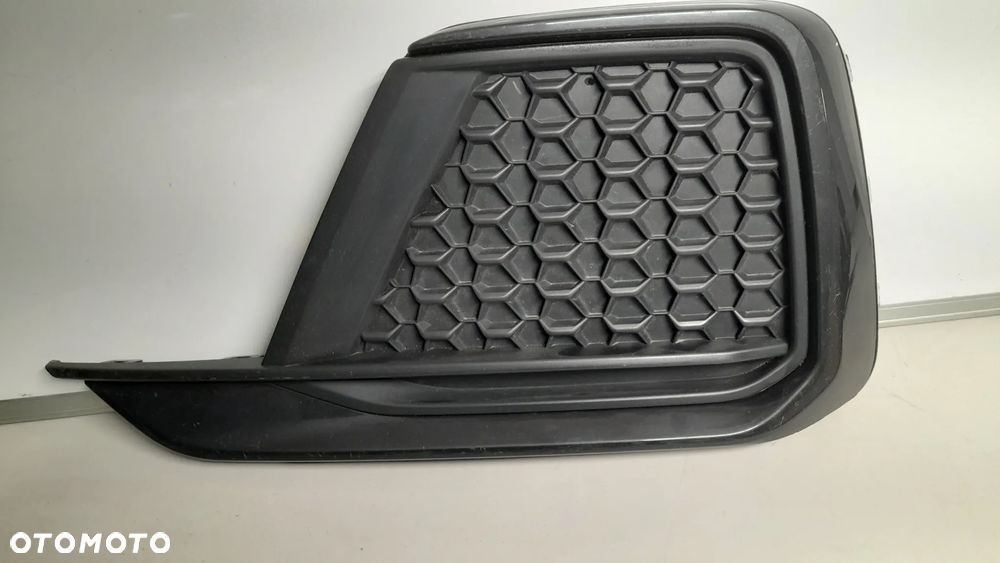 AUDI A1 S-LINE KRATKA ZAŚLEPKA LEWA ZDERZAKA PRZÓD 82A807681E - 1