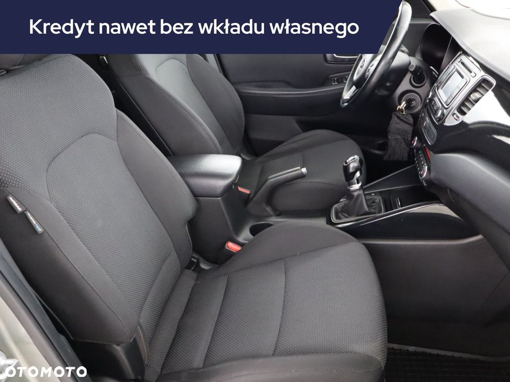 Kia Carens - 11