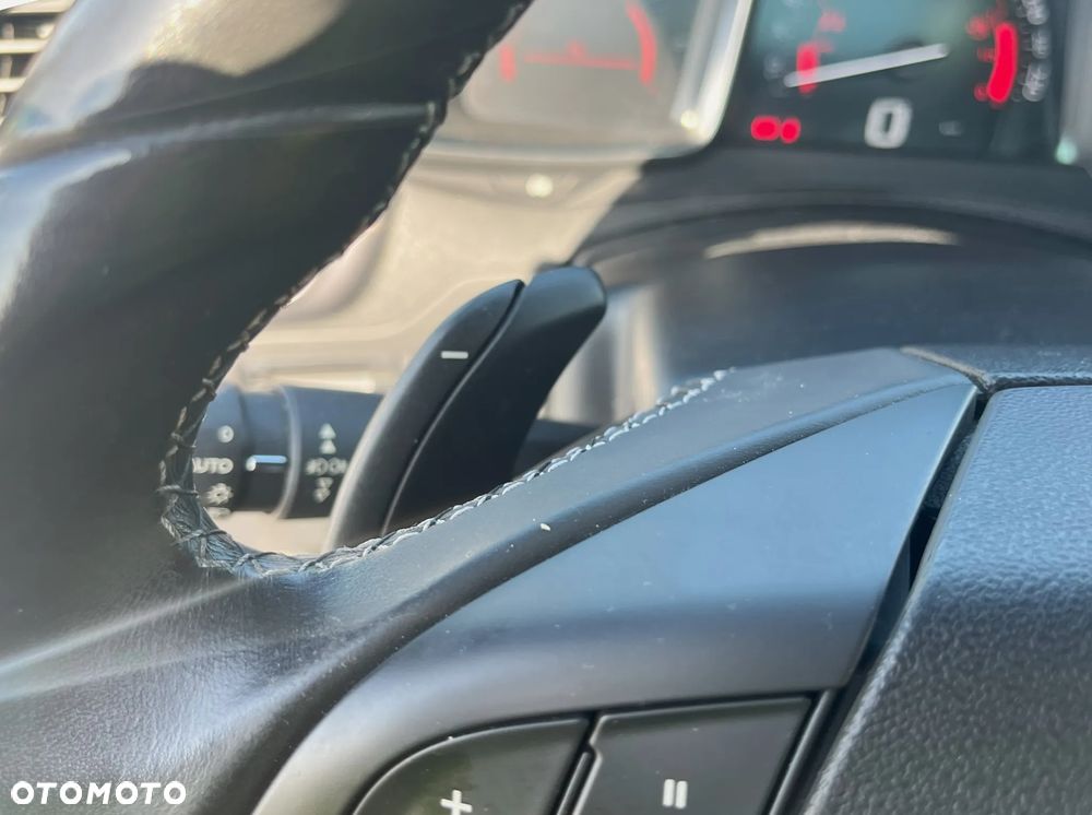 Citroën DS5 e-HDi 110 EGS6 Chic - 15