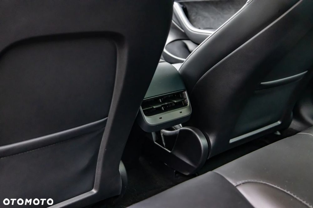 Tesla Model 3 - 28