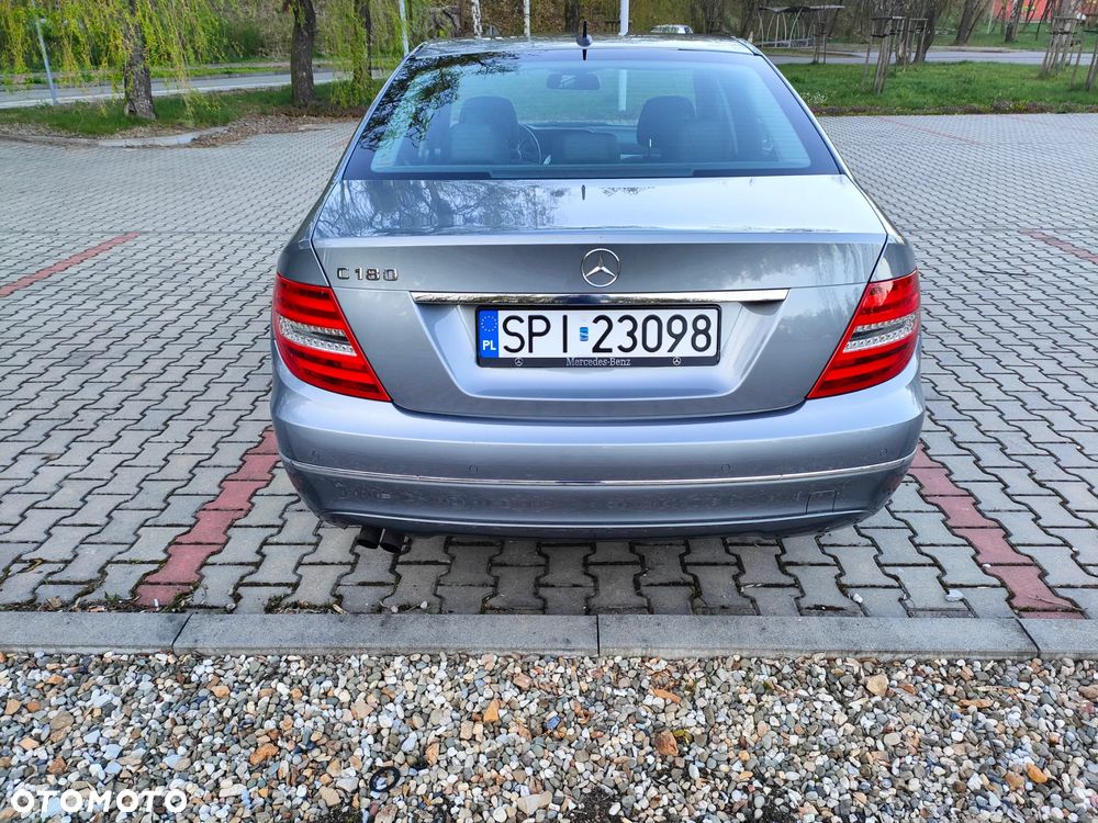 Mercedes-Benz Klasa C 180 CGI BlueEFFICIENCY Avantgarde - 6
