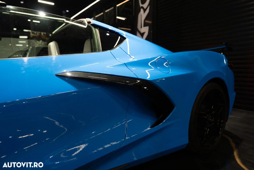 Chevrolet Corvette - 11