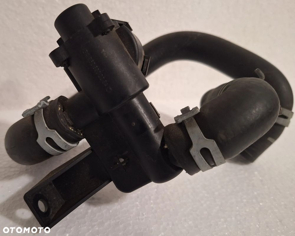 Mercedes-Benz Actros Zawór obejściowy nagrzewnicy wąż A9608300084 - 1