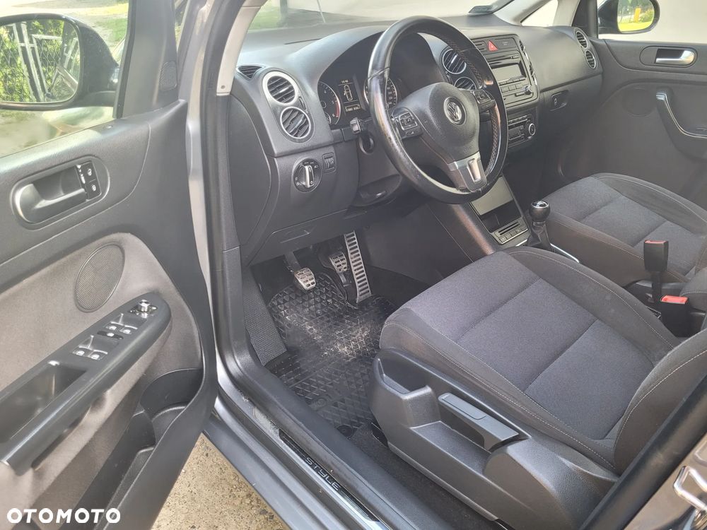 Volkswagen Golf Plus - 9