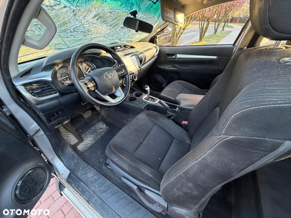 Toyota Hilux 4x4 Extra Cab Autm Executive - 9