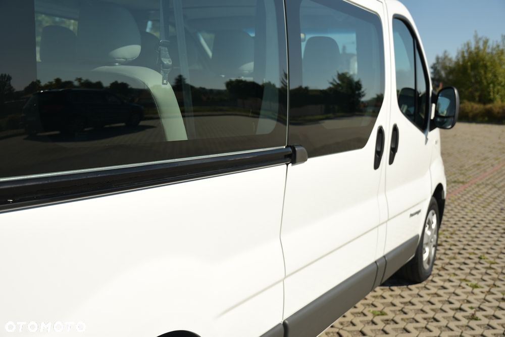 Renault Trafic Passenger L2H1 Expression - 16