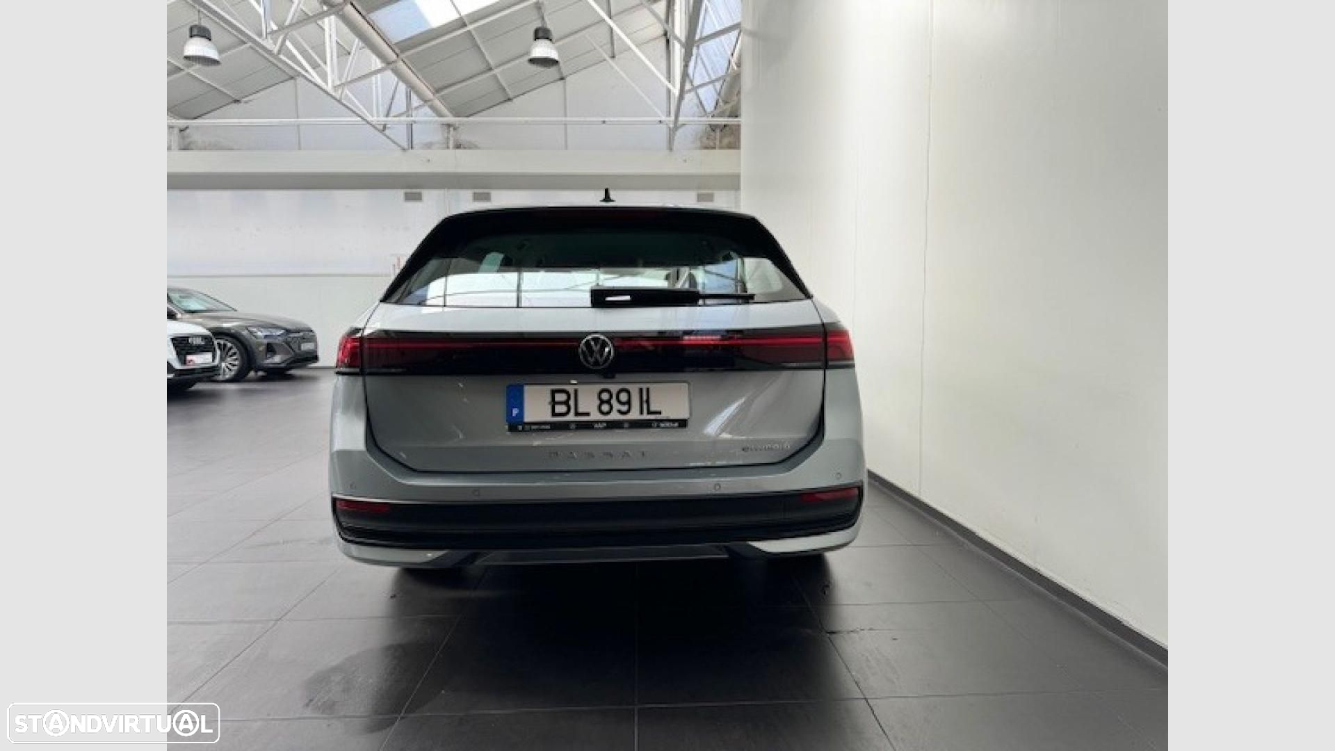 VW Passat Variant - 7
