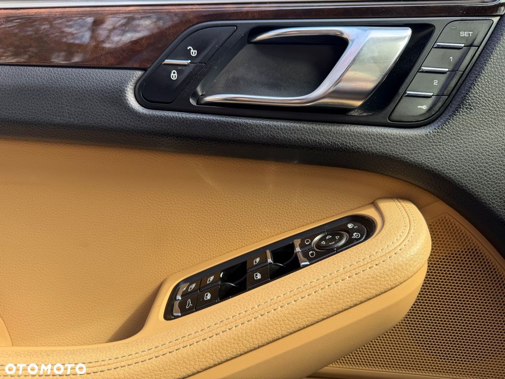 Porsche Macan Standard - 17