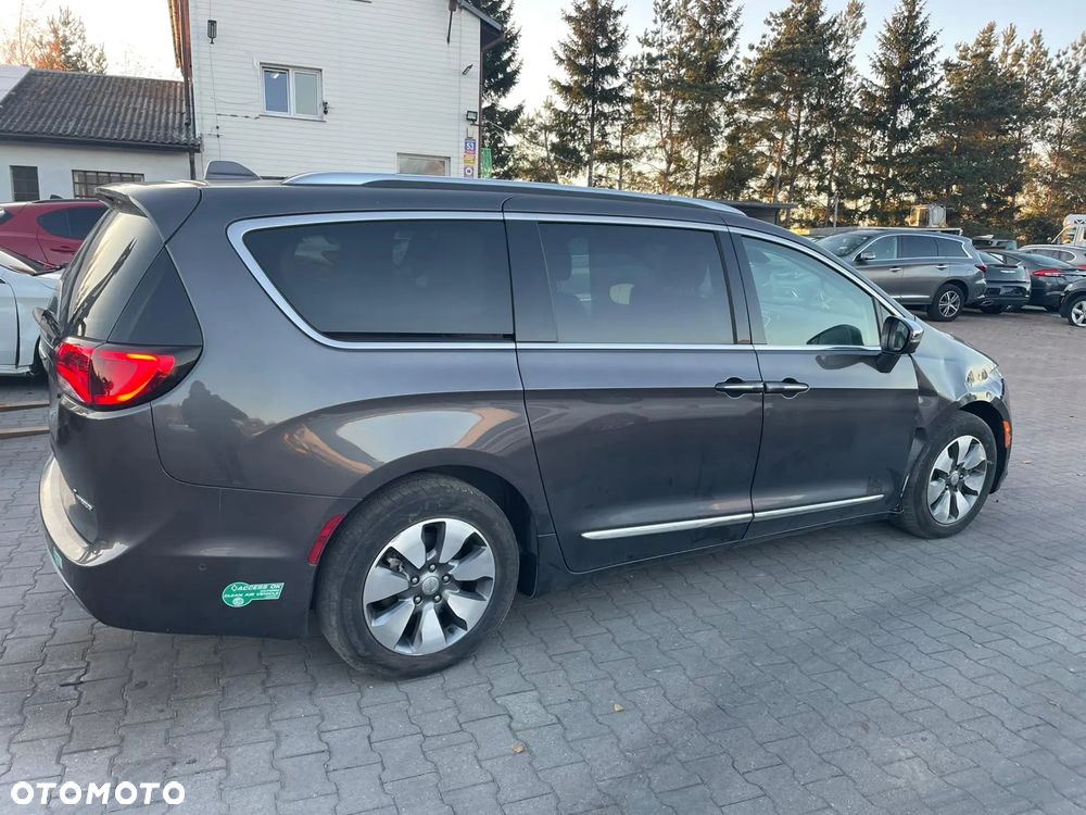 Chrysler Pacifica - 7