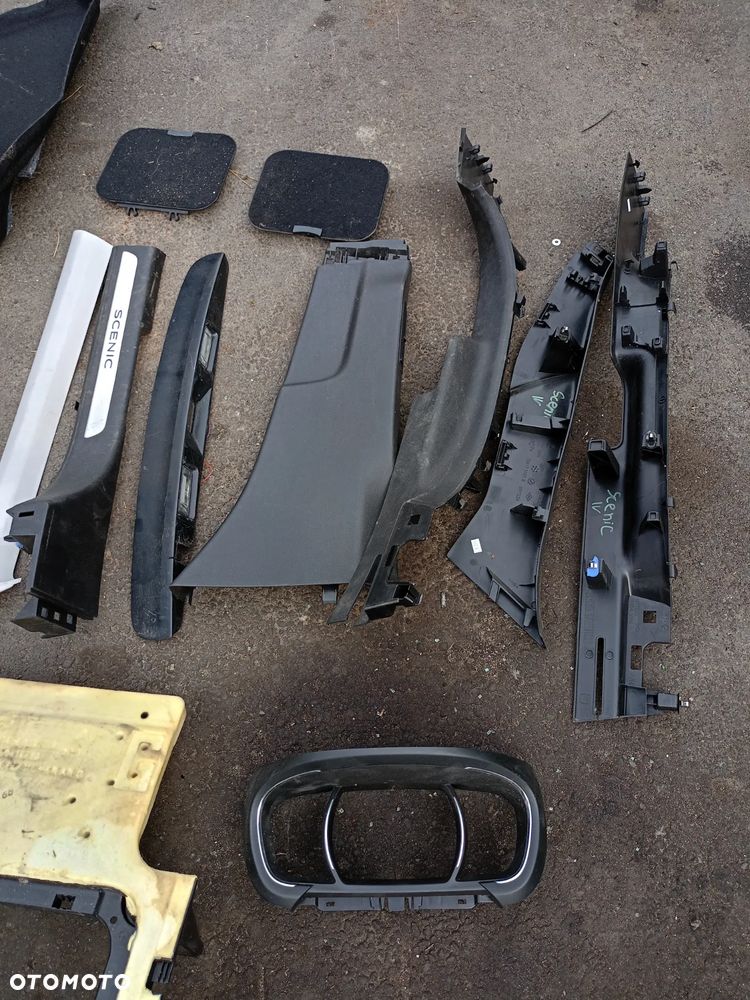 Plastiki Wewnętrzne SceniC IV - 2