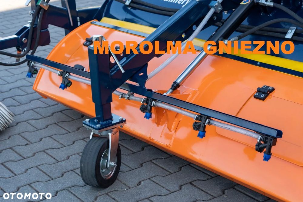 Zamiatarka komunalna przemysłowa do ulic placów magazynów FK MACHINERY CY-A MAXI TANK BRUSH HYDRO - 12