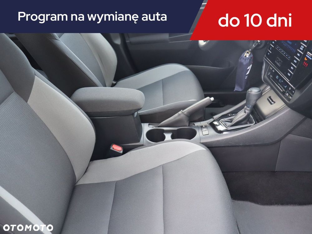 Toyota Auris - 11